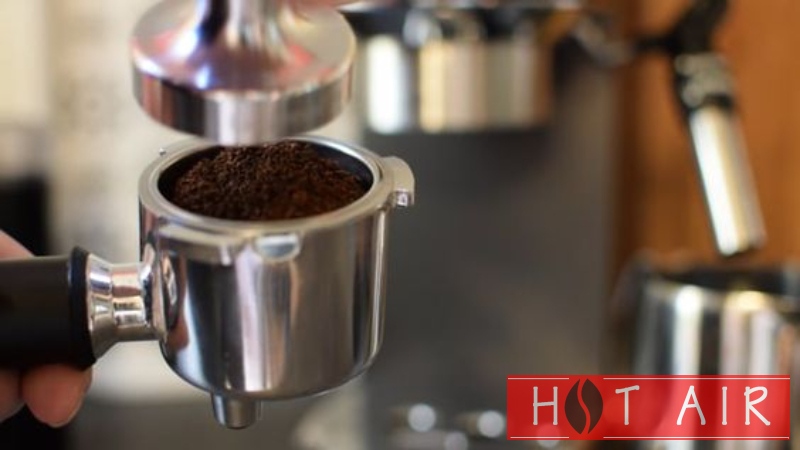 Nén bột cafe - Cách pha cà phê espresso